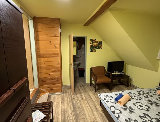 Dvoulůžkový pokoj penzionu Kamínek v Nových Hradech